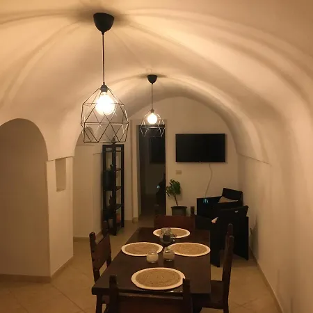 Trulli Pinnacoli * Locorotondo