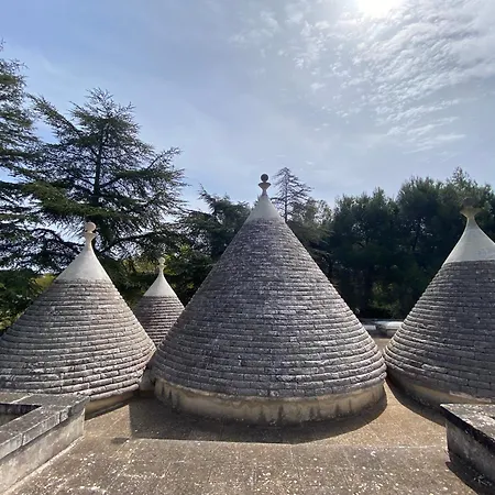 Trulli Pinnacoli * Locorotondo