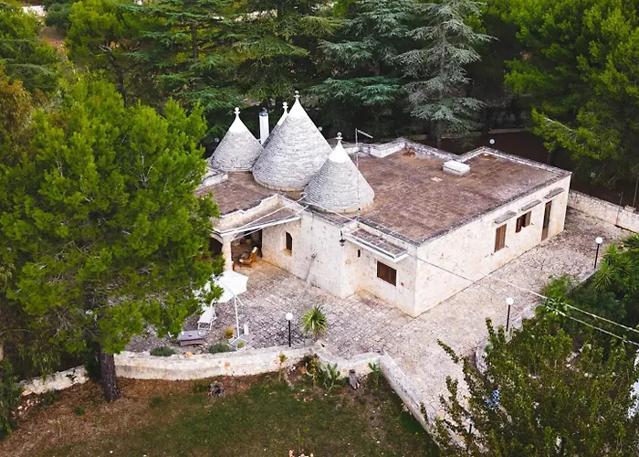 Trulli Pinnacoli Locorotondo
